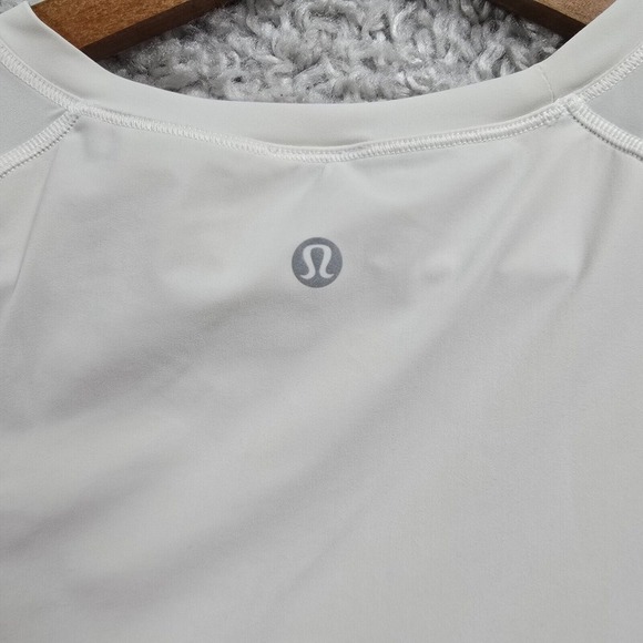 Lululemon Shirt Womens Medium White Short Sleeve‎ Pullover Active Gym Yoga READ - Picture 5 of 9
